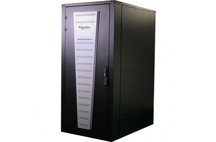 APC SmartBunker  FX de 42 U con UPS de 5 KVA y enfriamiento por aire In-Row SC